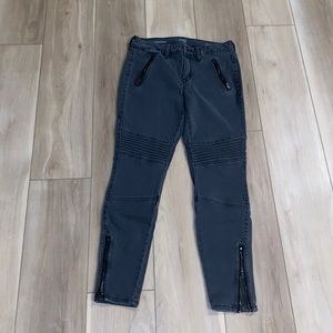 EUC Fashion Jeggings by A.n.a. a new approach Size 28 6 Women’s Moto Style Jeans